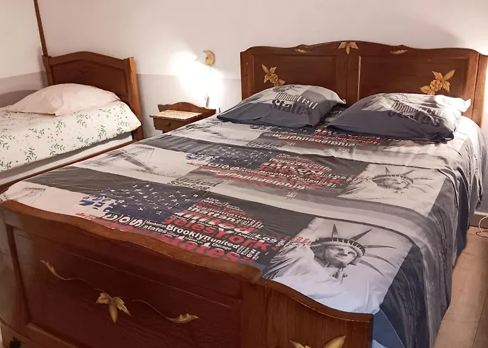 Gite La Lanterne Transition Ecologique Avec Borne De Recharge 7Kw Site Sous Video Protection